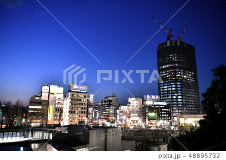 日本の東京都市景観　四ツ谷駅前に超高層ビル（四ツ谷駅前地区第一種市街地再開発事業施設建築物） 48895732