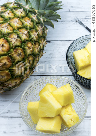 パイナップル 48897665