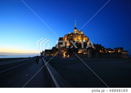 モンサンミッシェル 夜景 快晴 フランス モンサンミッシェル 夜景 快晴 フランス 48898169