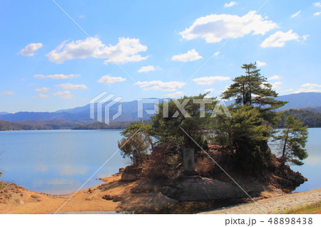 【香川県】　日本一の ため池　「満濃池」 48898438