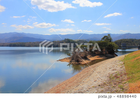 【香川県】　日本一の ため池　「満濃池」 48898440