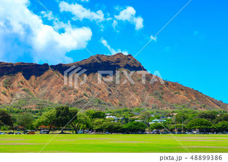 カピオラニ公園から見たダイヤモンドヘッド(ハワイ) カピオラニ公園から見たダイヤモンドヘッド(ハワイ) 48899386