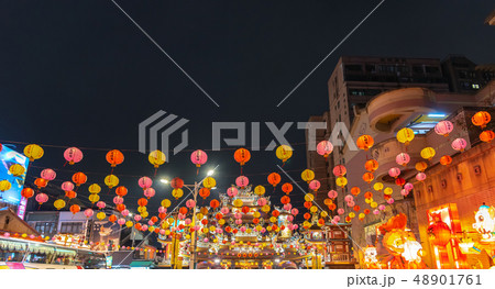 台湾　饒河街　夜市　松山慈祐宮　提灯 48901761