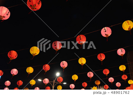 台湾　饒河街　夜市　松山慈祐宮　提灯 48901762