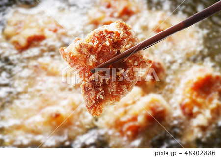 竜田揚げ　鶏の唐揚げ 48902886