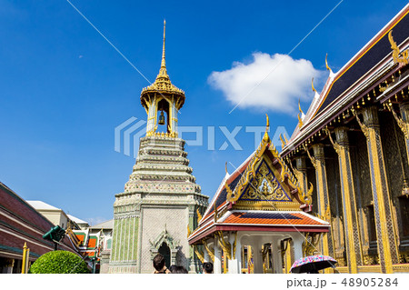 鐘楼と本堂　ワットプラケオ寺院 48905284