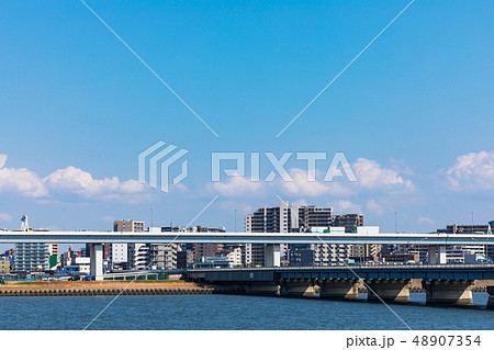 (東京都-都市風景)荒川岸から望む首都高速と江戸川区の風景６ 48907354