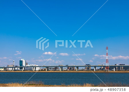 (東京都-都市風景)荒川岸から望む首都高速と江戸川区の風景４ 48907358