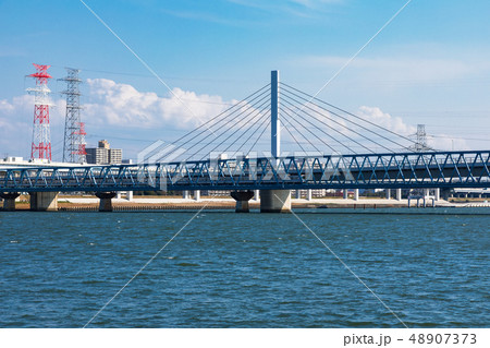 (東京都-都市風景)荒川岸から望む清砂大橋と首都高速１ 48907373