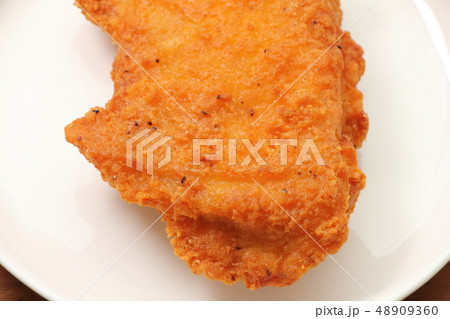 フライドチキン。 48909360