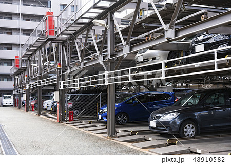 マンションの立体駐車場 48910582