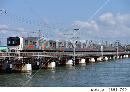 鹿児島本線を走る811系8両 48914769