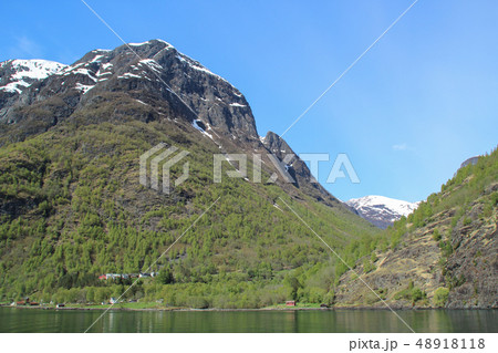 フィヨルド ノルウェーの 湖 48918118
