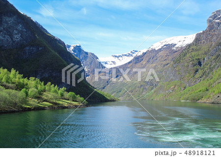 フィヨルド ノルウェーの きれいな 48918121