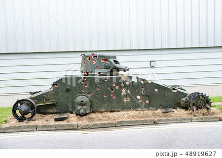 歴史的な戦車　イギリス郊外のタンクミュージアムにて 48919627