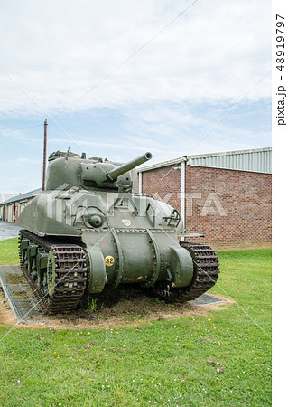 歴史的な戦車　イギリス郊外のタンクミュージアムにて 48919797