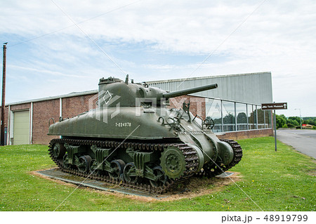 歴史的な戦車　イギリス郊外のタンクミュージアムにて 48919799