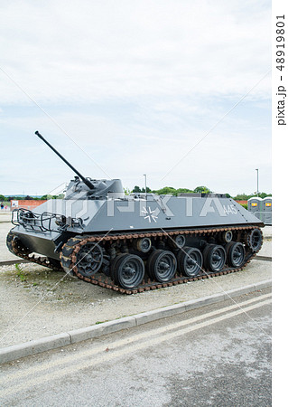 歴史的な戦車　イギリス郊外のタンクミュージアムにて 48919801