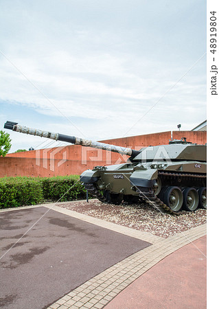 歴史的な戦車　イギリス郊外のタンクミュージアムにて 48919804