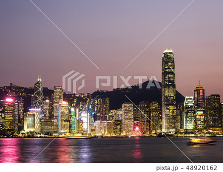 香港　ビクトリア・ハーバー　夜景 48920162