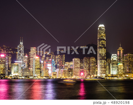 香港　ビクトリア・ハーバー　夜景 48920198
