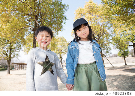 笑顔の子供 笑顔の子供 48923308