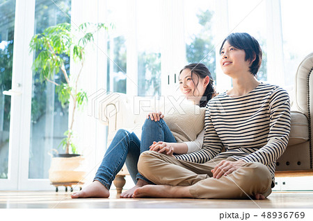カップル 恋人 若い 夫婦 カップル 恋人 若い 夫婦 48936769