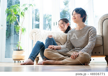 カップル 恋人 若い 夫婦 カップル 恋人 若い 夫婦 48936771
