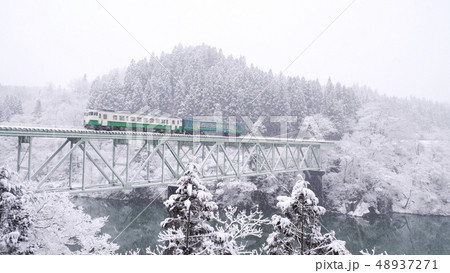 福島県只見線の鉄道 48937271