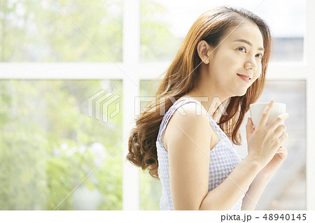 女性　ライフスタイル 48940145