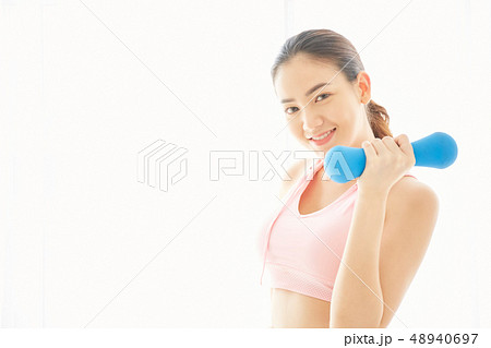 女性 スポーツウェア 女性 スポーツウェア 48940697