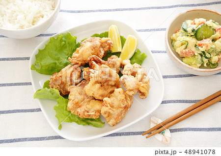 鶏の唐揚げ定食 48941078