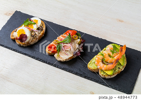 オープンサンドイッチ Italian food (Bruschetta) オープンサンドイッチ Italian food (Bruschetta) 48944773