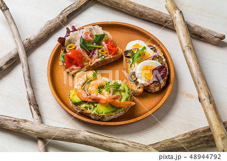 オープンサンドイッチ Italian food (Bruschetta) オープンサンドイッチ Italian food (Bruschetta) 48944792