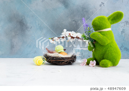 Spring tree flowers Spring tree flowers 48947609