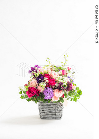 上にコピースペースのある花　縦位置 48949885