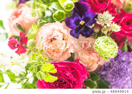 たくさんの花束 たくさんの花束 48949914