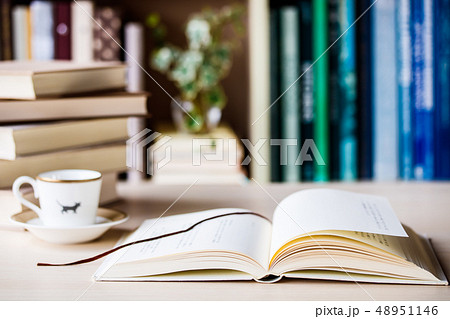 本 書籍 書物 読書 48951146