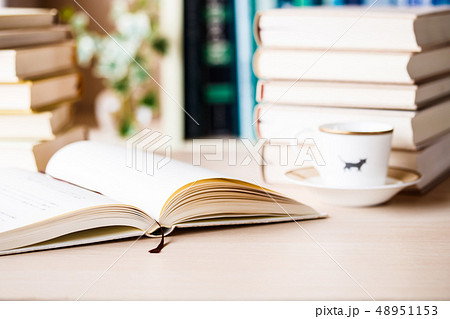 本 書籍 書物 読書 本 書籍 書物 読書 48951153