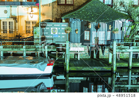 ベルギー ブルッヘのダイフェル運河 ベルギー ブルッヘのダイフェル運河 48951518