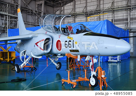 格納庫のT-4練習機 格納庫のT-4練習機 48955085