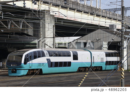 大宮総合車両センターにて検査を受ける251系電車 大宮総合車両センターにて検査を受ける251系電車 48962203