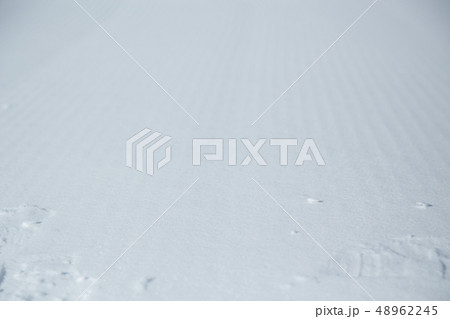 ピステンバーンに積もった雪 ピステンバーンに積もった雪 48962245