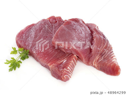 tuna steak 48964299