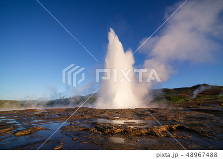 Eruption of the Geysir geyser in Iceland Eruption of the Geysir geyser in Iceland 48967488