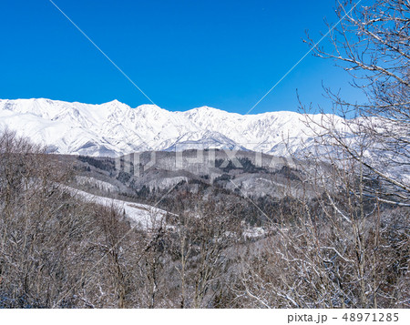長野県白馬村 雪山の雪景色 48971285