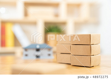 引越しイメージ マンション アパート 家 住宅ローン 不動産イメージ ミニチュア 模型 家 引越しイメージ マンション アパート 家 住宅ローン 不動産イメージ ミニチュア 模型 家 48972275