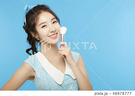 女性　ポップ 48978777