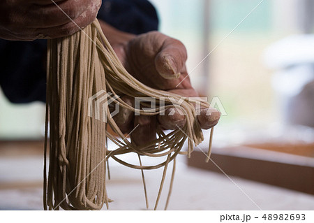 そば打ち職人 蕎麦屋 そば打ち職人 蕎麦屋 48982693