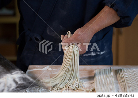 そば打ち職人　蕎麦屋 48983843